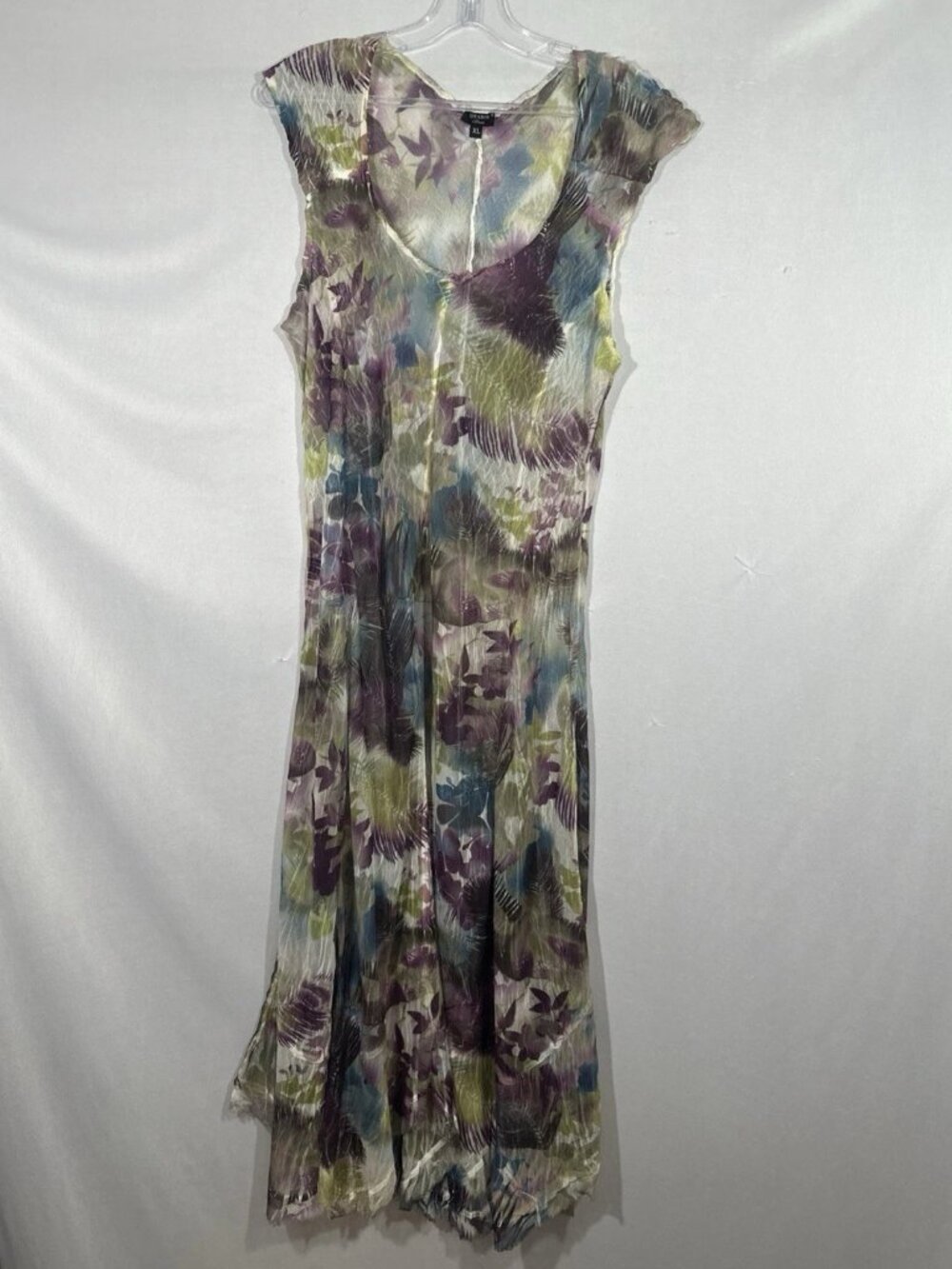 Design an asymmetrical Komarov dress